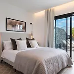 Luxurious Acebo 4 Bed, 4 Bath, Private Pool * 플라야블랑카
