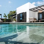 Luxurious Acebo 4 Bed, 4 Bath, Private Pool * 플라야블랑카
