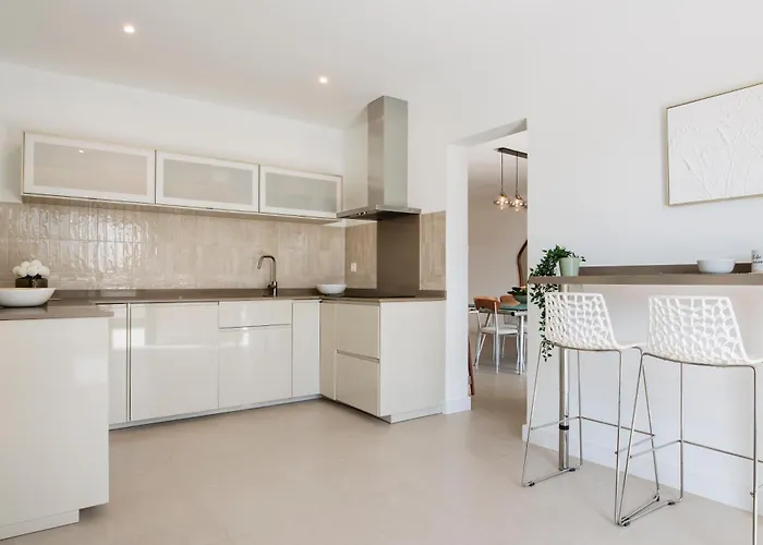 Luxurious Acebo 4 Bed, 4 Bath, Private Pool Villa Playa Blanca (Lanzarote)