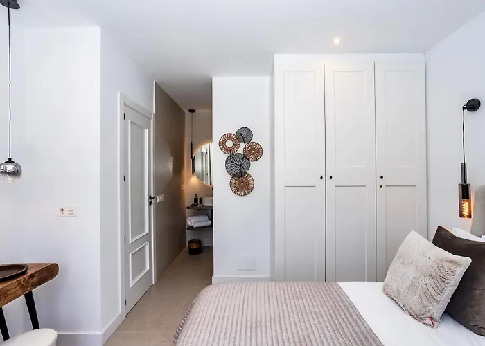 Villa Luxurious Acebo 4 Bed, 4 Bath, Private Pool