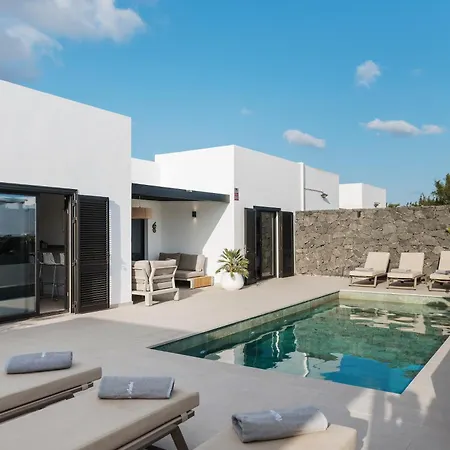 Luxurious Acebo 4 Bed 4 Bath Private Pool