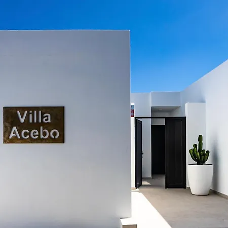 Luxurious Acebo 4 Bed, 4 Bath, Private Pool فيلة *