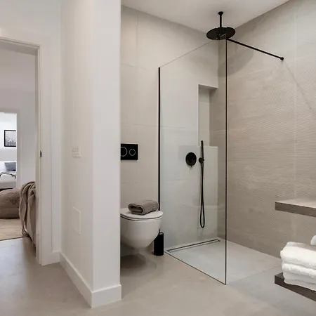Luxurious Acebo 4 Bed 4 Bath Private Pool