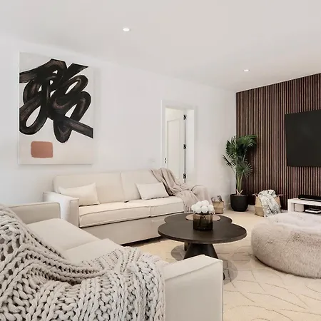 Luxurious Acebo 4 Bed, 4 Bath, Private Pool فيلة *