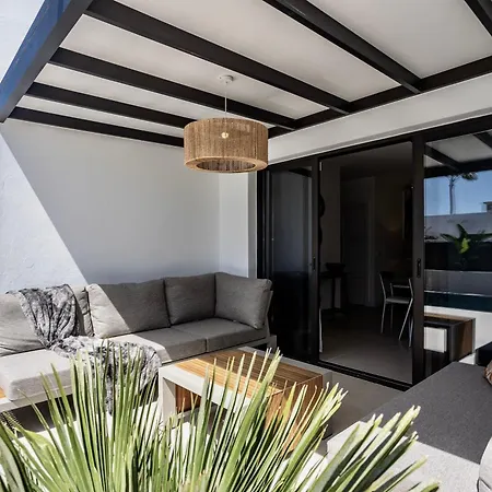 Luxurious Acebo 4 Bed, 4 Bath, Private Pool فيلة بلايا بلانكا