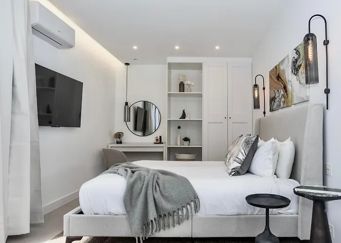 Luxurious Acebo 4 Bed, 4 Bath, Private Pool *