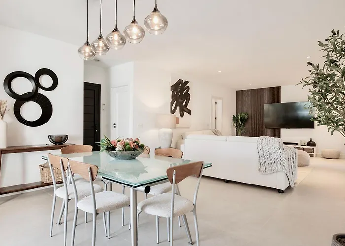 Luxurious Acebo 4 Bed, 4 Bath, Private Pool Villa Playa Blanca (Lanzarote)