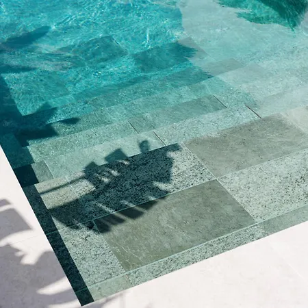 Luxurious Acebo 4 Bed 4 Bath Private Pool *