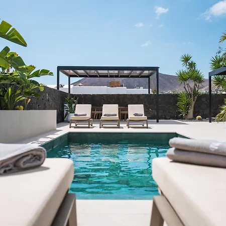Luxurious Acebo 4 Bed 4 Bath Private Pool *